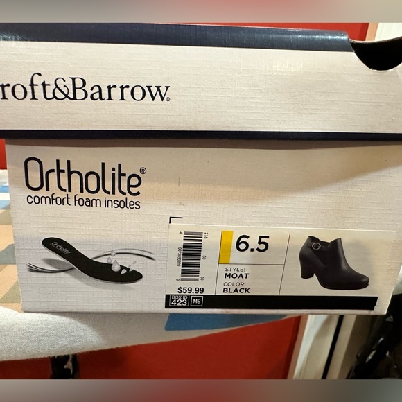 Croft & Barrow brand. Ortholite black booties. Size 6.5 - Picture 2 of 4
